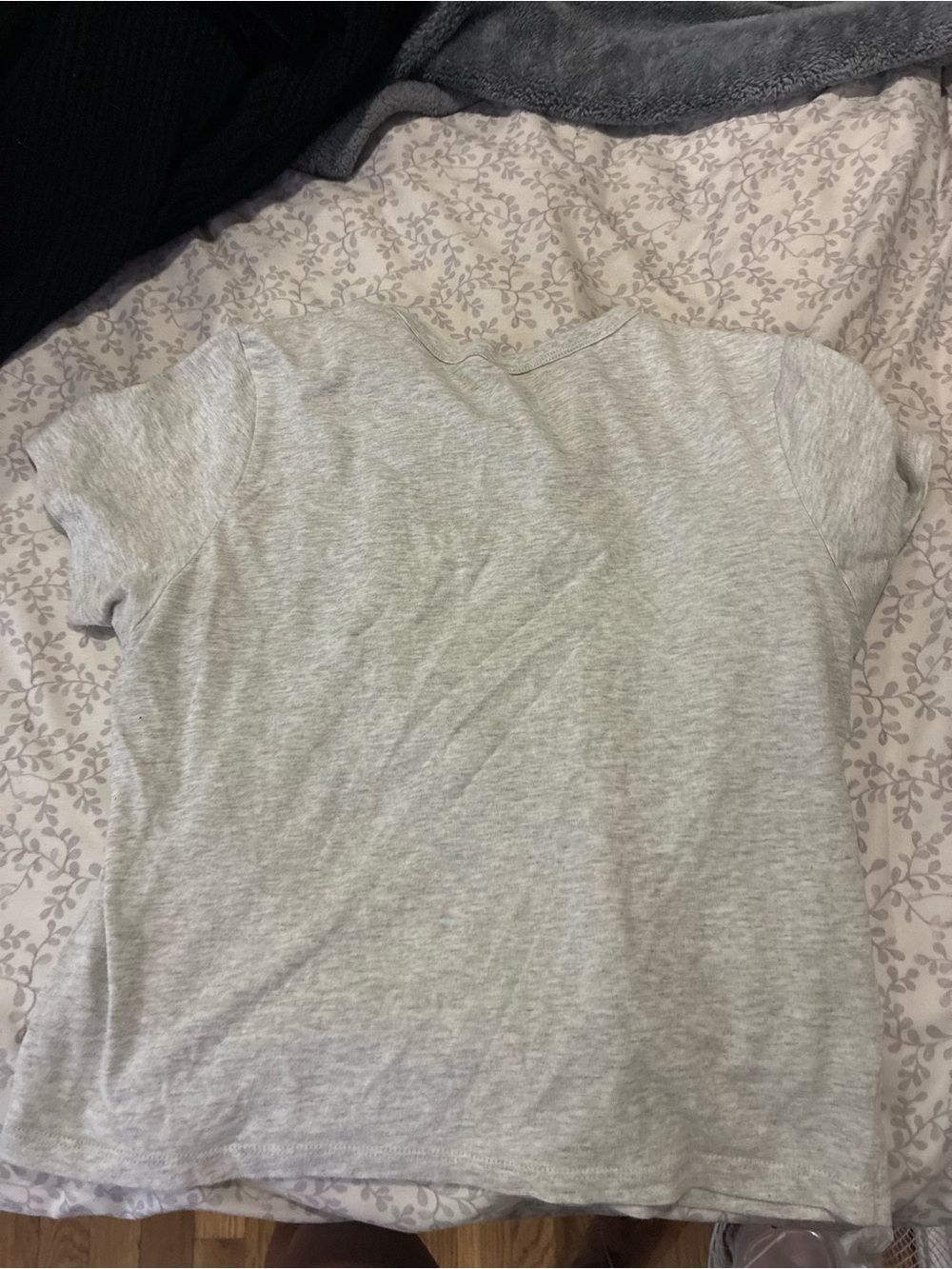 Abercrombie Soft Heather Gray Crewneck Tee - Picture 3 of 3